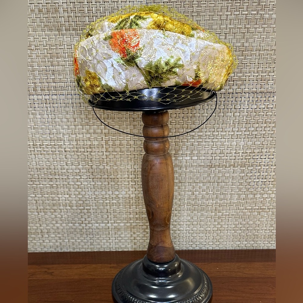 🌟HP🌟VTG 1950s-60s Floral Brocade Hat w/ Netting Stunning Mid-Century Pillbox